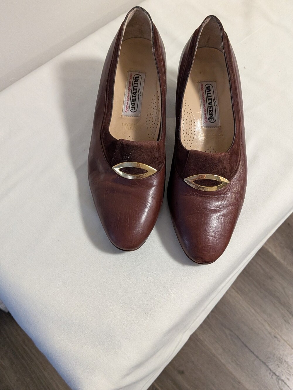 Women's Brown Leather And Suede Slip-On Pumps with Gold Accent Eu Size 38.5. GUC